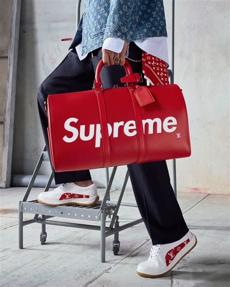 louis vuitton supreme pet|Louis Vuitton x supreme.